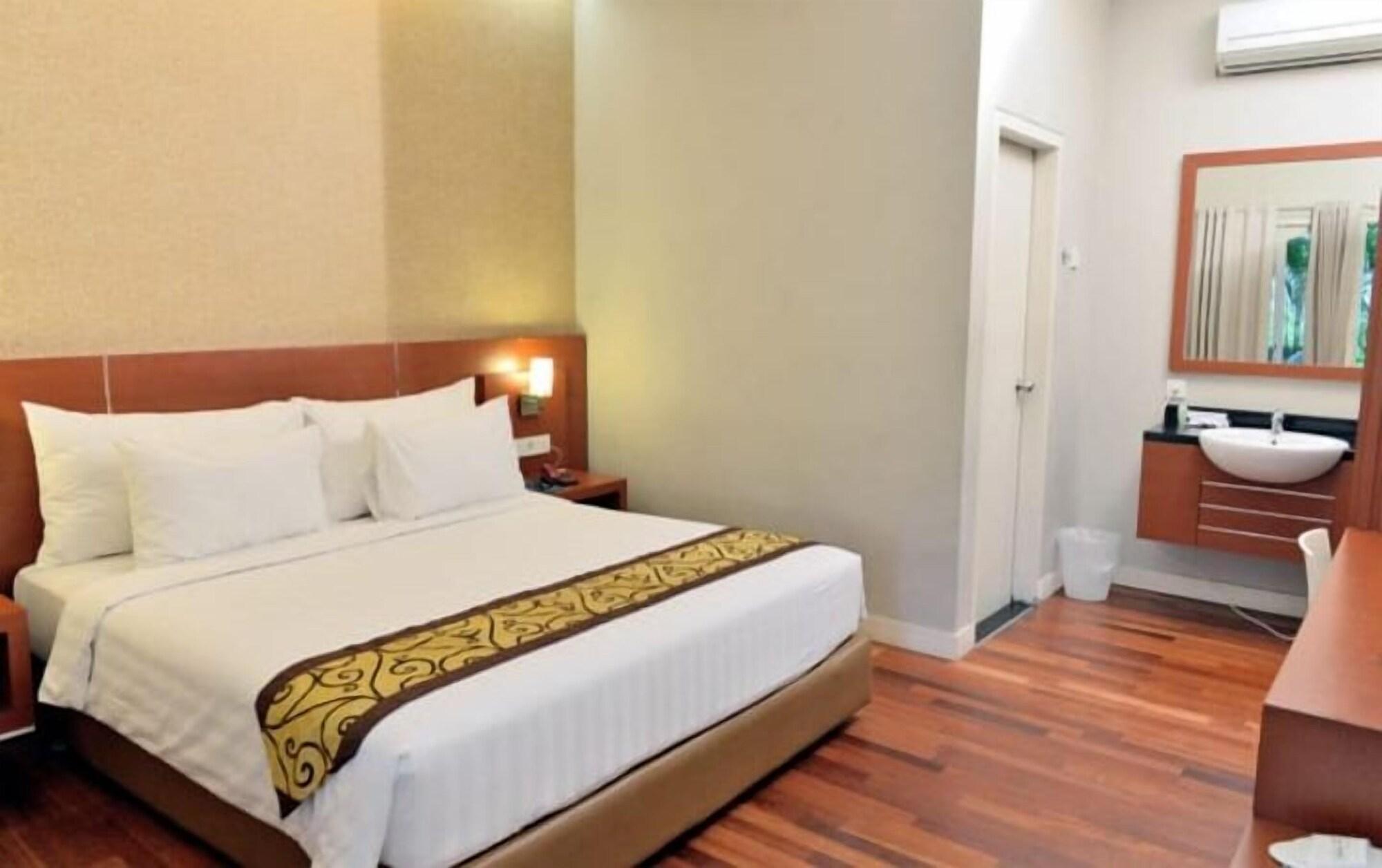 Trio Indah 2 2* Malang